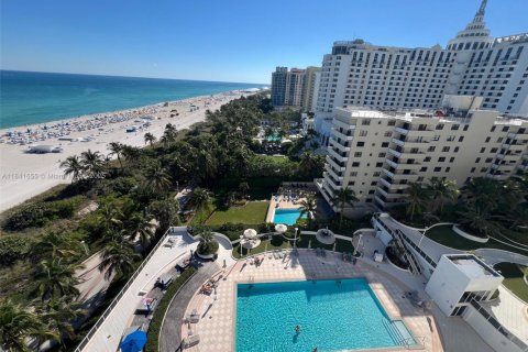 Condo in Miami Beach, Florida, 1 bedroom № 1833777 - photo 21