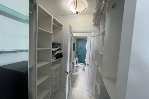 Condo in Miami Beach, Florida, 1 bedroom № 1833777 - photo 28
