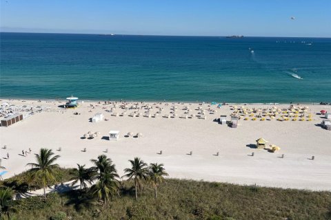 Condo in Miami Beach, Florida, 1 bedroom № 1833777 - photo 4