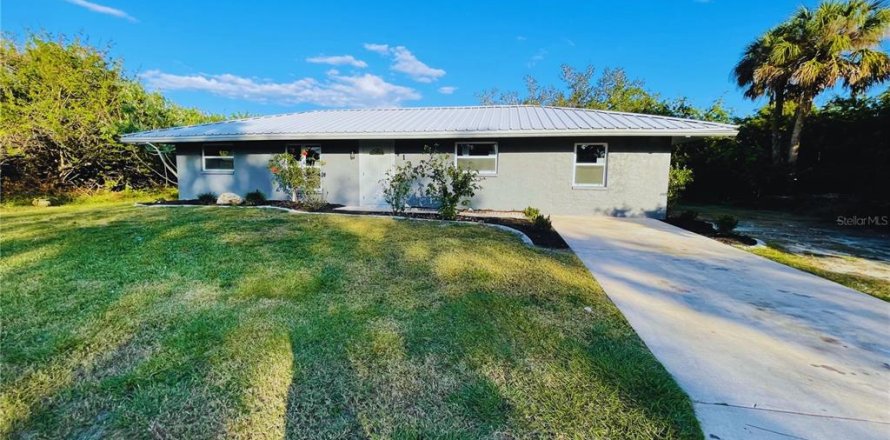 Casa en Port Charlotte, Florida 4 dormitorios, 153.1 m2 № 1527448