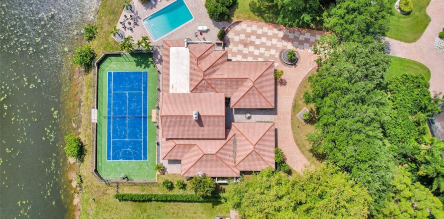 Casa en Coral Springs, Florida 6 dormitorios, 577.48 m2 № 1103605
