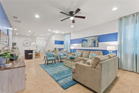 House in Kissimmee, Florida 7 bedrooms, 304.81 sq.m. № 2093407 - photo 13