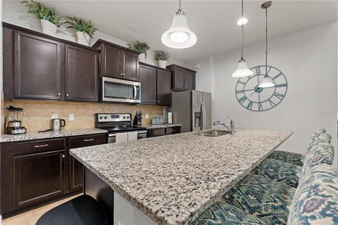 House in Kissimmee, Florida 7 bedrooms, 304.81 sq.m. № 2093407 - photo 5