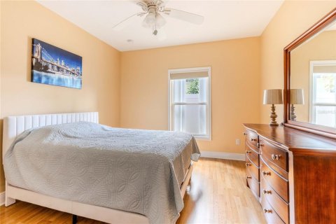 House in Sarasota, Florida 3 bedrooms, 140.38 sq.m. № 2150013 - photo 18