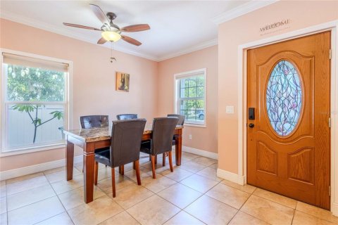 House in Sarasota, Florida 3 bedrooms, 140.38 sq.m. № 2150013 - photo 2