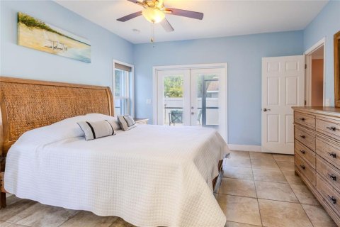 House in Sarasota, Florida 3 bedrooms, 140.38 sq.m. № 2150013 - photo 13