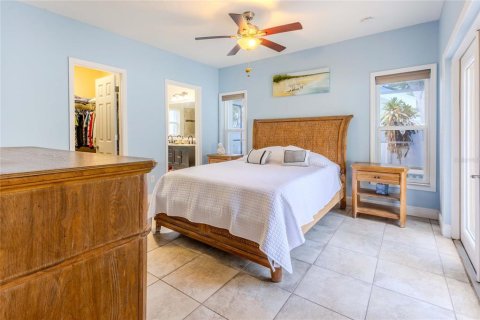 House in Sarasota, Florida 3 bedrooms, 140.38 sq.m. № 2150013 - photo 11