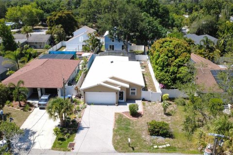 House in Sarasota, Florida 3 bedrooms, 140.38 sq.m. № 2150013 - photo 30
