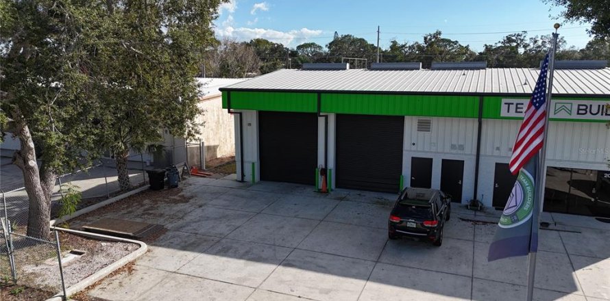 Immobilier commercial à Sarasota, Floride 408.77 m2 № 2143978
