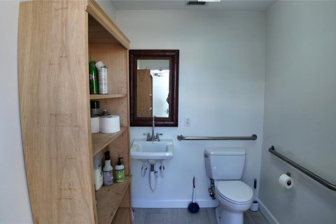 Immobilier commercial à louer à Sarasota, Floride: 408.77 m2 № 2143978 - photo 15