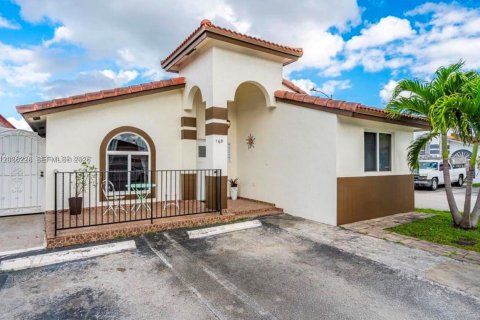 Touwnhouse à Hialeah, Floride 3 chambres, 108.7 m2 № 2085273