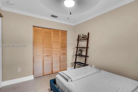Touwnhouse à louer à Hialeah, Floride: 3 chambres, 108.7 m2 № 2085273 - photo 12