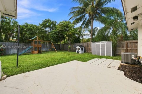 Villa ou maison à louer à Deerfield Beach, Floride: 3 chambres, 162.3 m2 № 2353895 - photo 25