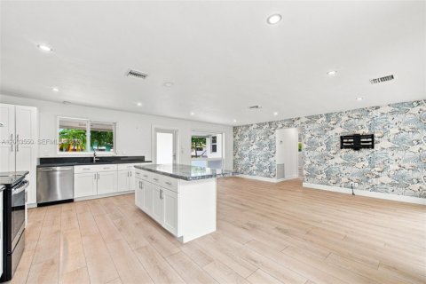 Villa ou maison à louer à Deerfield Beach, Floride: 3 chambres, 162.3 m2 № 2353895 - photo 13