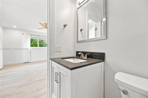 Villa ou maison à louer à Deerfield Beach, Floride: 3 chambres, 162.3 m2 № 2353895 - photo 16