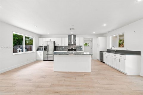Villa ou maison à louer à Deerfield Beach, Floride: 3 chambres, 162.3 m2 № 2353895 - photo 8