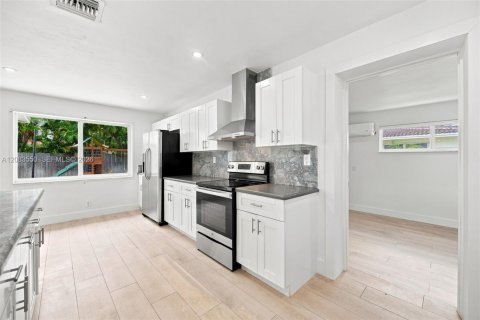 Villa ou maison à louer à Deerfield Beach, Floride: 3 chambres, 162.3 m2 № 2353895 - photo 7