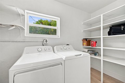 Villa ou maison à louer à Deerfield Beach, Floride: 3 chambres, 162.3 m2 № 2353895 - photo 22