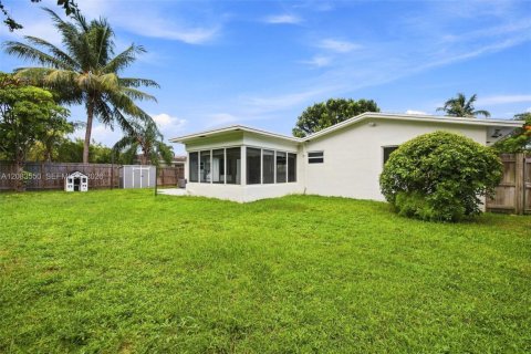 Villa ou maison à louer à Deerfield Beach, Floride: 3 chambres, 162.3 m2 № 2353895 - photo 24