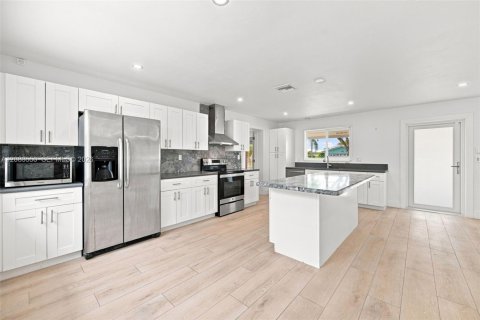 Villa ou maison à louer à Deerfield Beach, Floride: 3 chambres, 162.3 m2 № 2353895 - photo 5