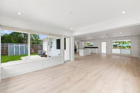 Villa ou maison à louer à Deerfield Beach, Floride: 3 chambres, 162.3 m2 № 2353895 - photo 12