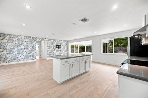 Villa ou maison à louer à Deerfield Beach, Floride: 3 chambres, 162.3 m2 № 2353895 - photo 10