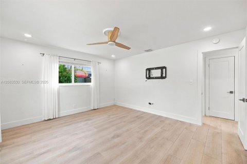 Villa ou maison à louer à Deerfield Beach, Floride: 3 chambres, 162.3 m2 № 2353895 - photo 15