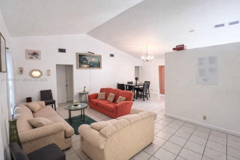 Купить виллу или дом в Норт-Лодердейл, Флорида 3 спальни, 139.91м2, № 2023576 - фото 5