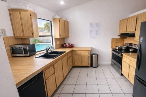 Купить виллу или дом в Норт-Лодердейл, Флорида 3 спальни, 139.91м2, № 2023576 - фото 7