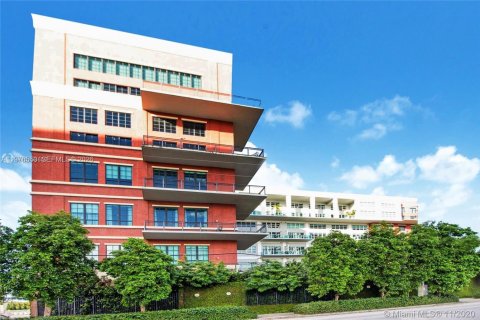 Condo in Miami, Florida, 1 bedroom  № 2040502 - photo 11