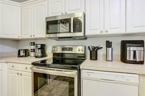Condo in Kissimmee, Florida, 3 bedrooms  № 2234704 - photo 6