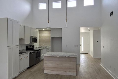 Apartamento en alquiler en Port Charlotte, Florida, 2 dormitorios, 109.72 m2 № 1906824 - foto 3