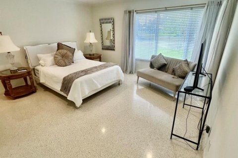 House in Lauderdale-by-the-Sea, Florida 2 bedrooms, 151.52 sq.m. № 2088300 - photo 15
