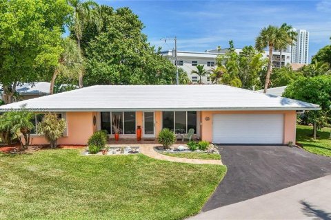 House in Lauderdale-by-the-Sea, Florida 2 bedrooms, 151.52 sq.m. № 2088300