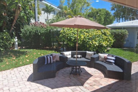 House in Lauderdale-by-the-Sea, Florida 2 bedrooms, 151.52 sq.m. № 2088300 - photo 21
