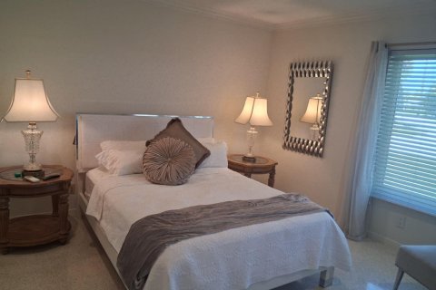 House in Lauderdale-by-the-Sea, Florida 2 bedrooms, 151.52 sq.m. № 2088300 - photo 10