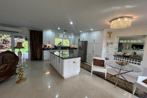 House in Lauderdale-by-the-Sea, Florida 2 bedrooms, 151.52 sq.m. № 2088300 - photo 3