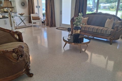 House in Lauderdale-by-the-Sea, Florida 2 bedrooms, 151.52 sq.m. № 2088300 - photo 7