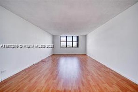 Copropriété à vendre à Miami, Floride: 2 chambres, 181.16 m2 № 1967494 - photo 11