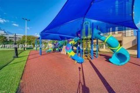 Copropriété à vendre à Miami, Floride: 2 chambres, 181.16 m2 № 1967494 - photo 23