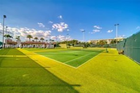 Copropriété à vendre à Miami, Floride: 2 chambres, 181.16 m2 № 1967494 - photo 22