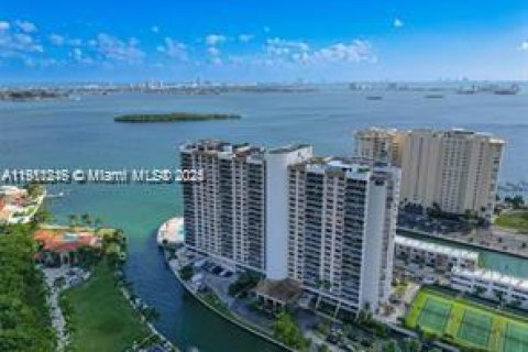 Copropriété à vendre à Miami, Floride: 2 chambres, 181.16 m2 № 1967494 - photo 26