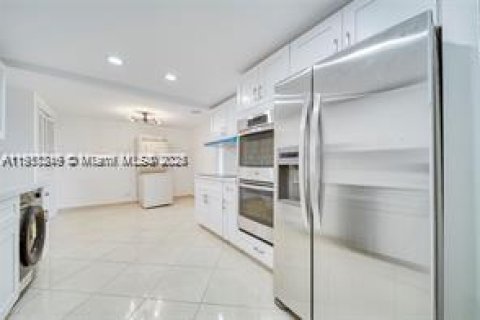 Copropriété à vendre à Miami, Floride: 2 chambres, 181.16 m2 № 1967494 - photo 3