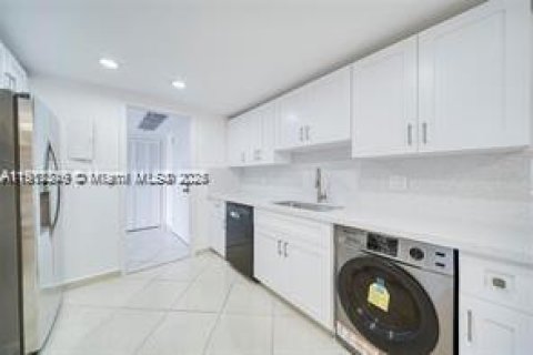 Copropriété à vendre à Miami, Floride: 2 chambres, 181.16 m2 № 1967494 - photo 5