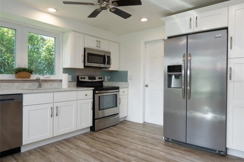 Villa ou maison à louer à Sarasota, Floride: 3 chambres, 164.9 m2 № 2166466 - photo 13