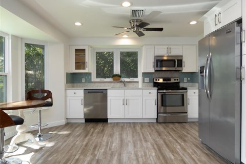 Villa ou maison à louer à Sarasota, Floride: 3 chambres, 164.9 m2 № 2166466 - photo 12