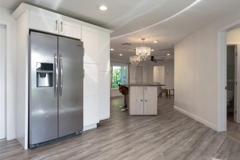 Villa ou maison à louer à Sarasota, Floride: 3 chambres, 164.9 m2 № 2166466 - photo 15