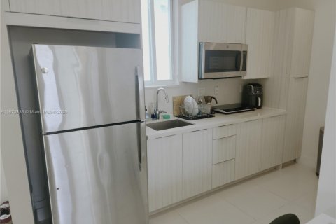 Снять в аренду коммерческую недвижимость в Дорал, Флорида 46.45м2, № 1921163 - фото 7