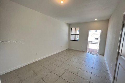 Townhouse in Homestead, Florida 3 bedrooms, 157.47 sq.m. № 2168616 - photo 9