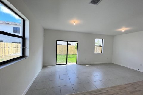 Townhouse in Homestead, Florida 3 bedrooms, 157.47 sq.m. № 2168616 - photo 5